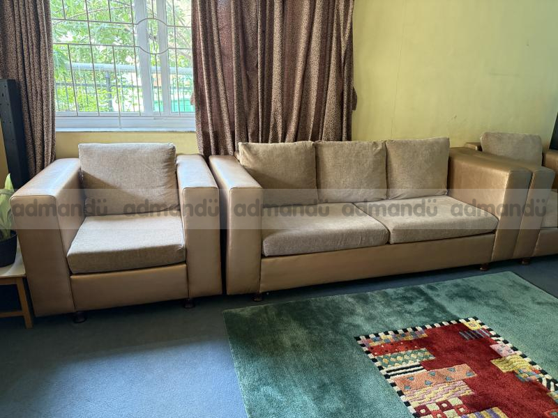 Like new sofa set