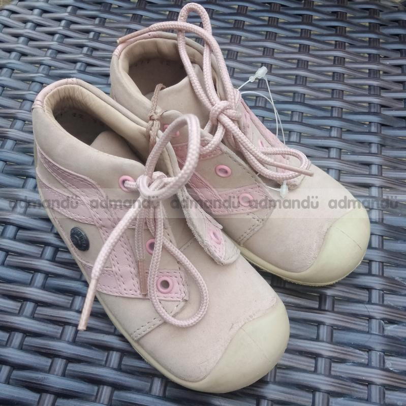 Baby shoes(50%Dis for 20 pcs at 12,500 Only Stock clearance)