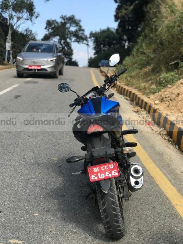 SUZUKI GIXXER 