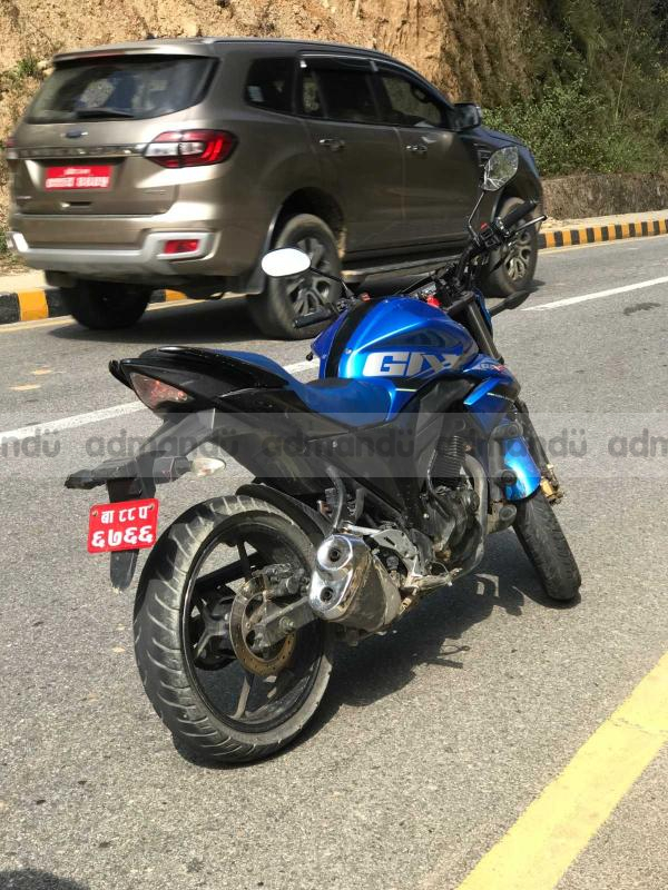 SUZUKI GIXXER 