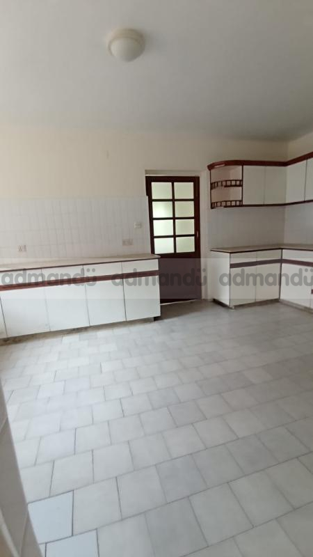 House On Rent At Chappalkarkhana
