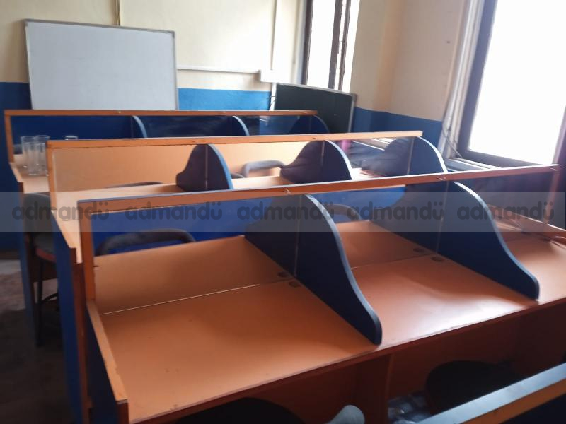 Training setup,6 benches for 18 people, with 18 round chairs